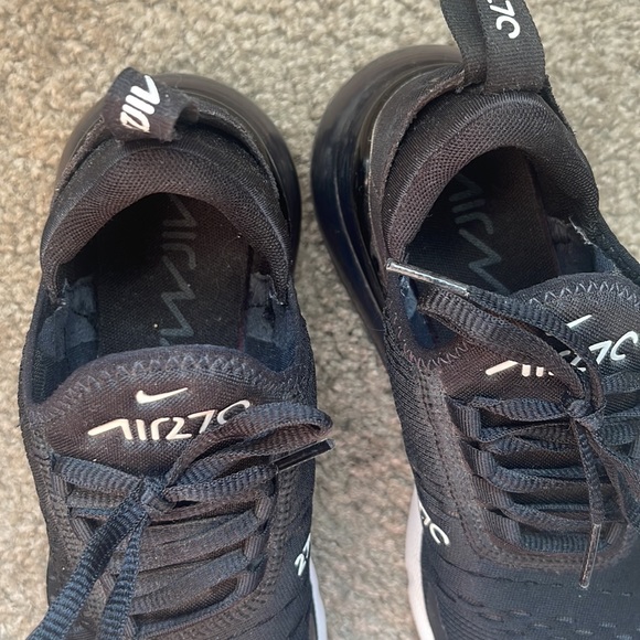 SOLD!! Nike Air Max 270 womens - Picture 3 of 6